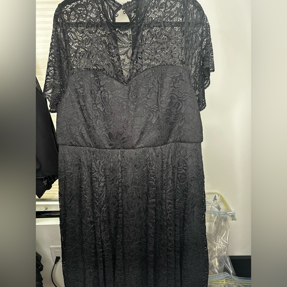 Black Flutter Sleeve Sweetheart Midi Dress